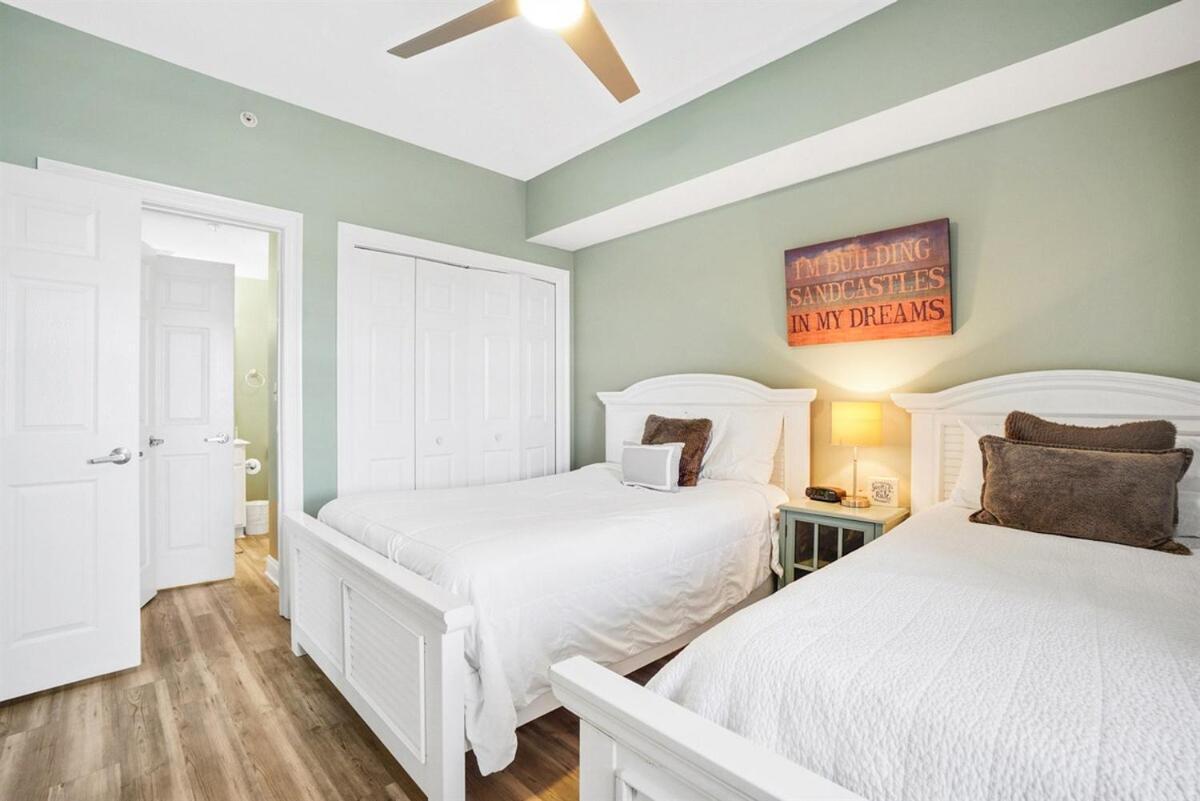 Calypso 2201e 3br 3ba Corner Unit 2 Sets Of Chairs Apartment Panama City Beach